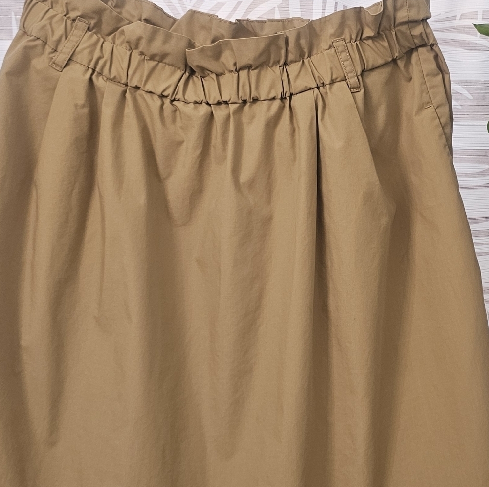 UNIQLO Khaki Skirt Juniors Size 5 - Picture 2 of 5